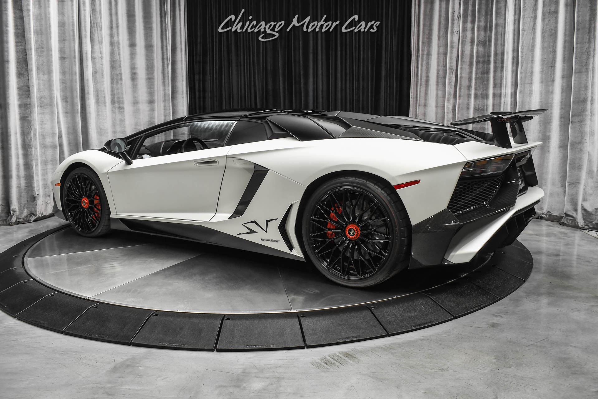 2016 Lamborghini Aventador