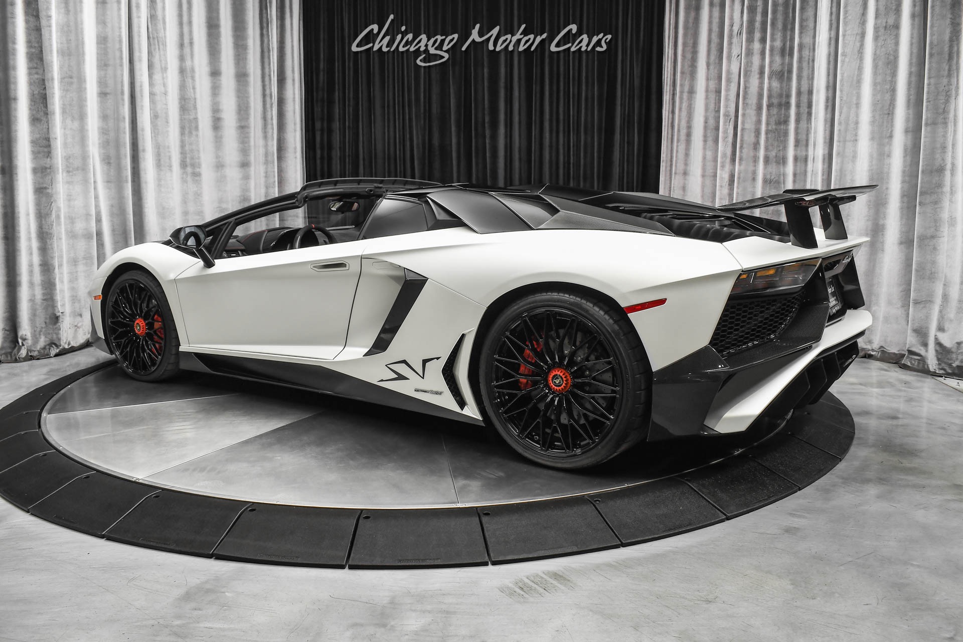 2016 Lamborghini Aventador