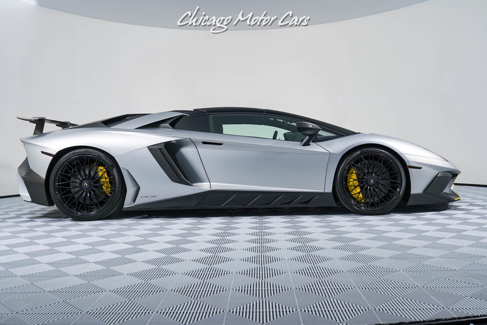 2017 Lamborghini Aventador