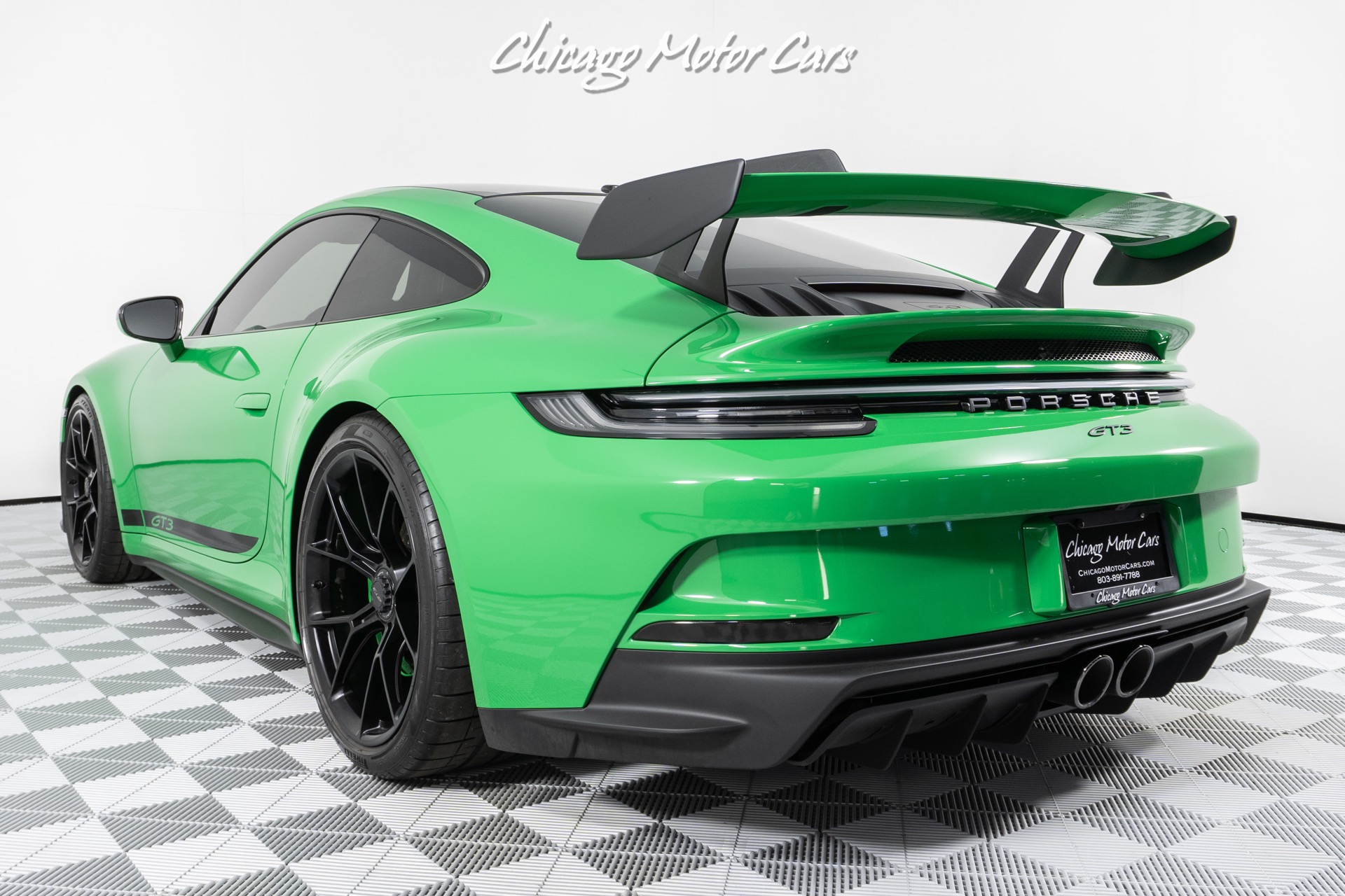 Used-2022-Porsche-911-GT3-PYTHON-GREEN-CARBON-FIBER-ROOF-NEW-GENERATION-992-LOADED