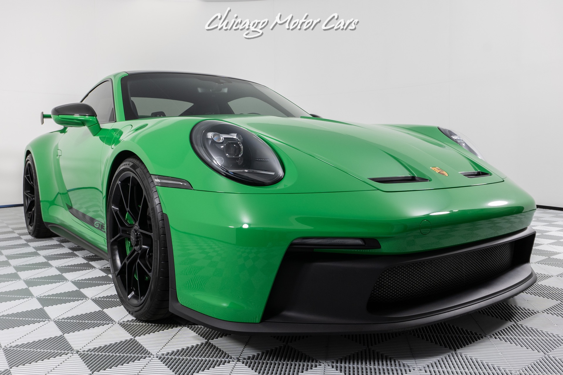 Used-2022-Porsche-911-GT3-PYTHON-GREEN-CARBON-FIBER-ROOF-NEW-GENERATION-992-LOADED