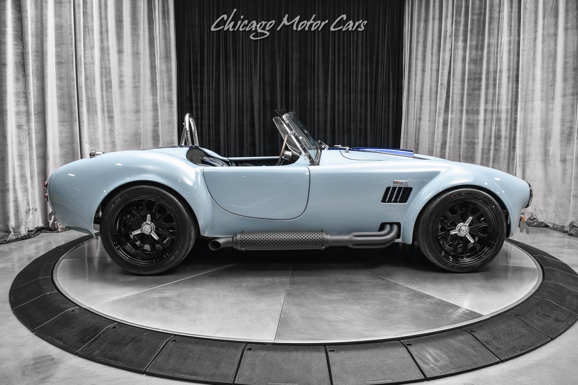 Used-1965-BACKDRAFT-RACING-Roadster-Cobra-427-Tremec-5-Speed-Classic-with-Todays-Tech-Upgrades