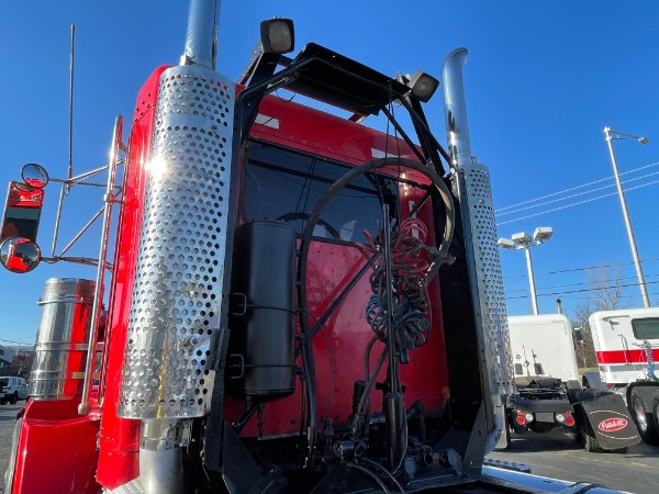 Used-2003-Kenworth-T800-Day-Cab---CAT-C15-6NZ---18-Speed---Double-Wet-Kit---Double-Frame