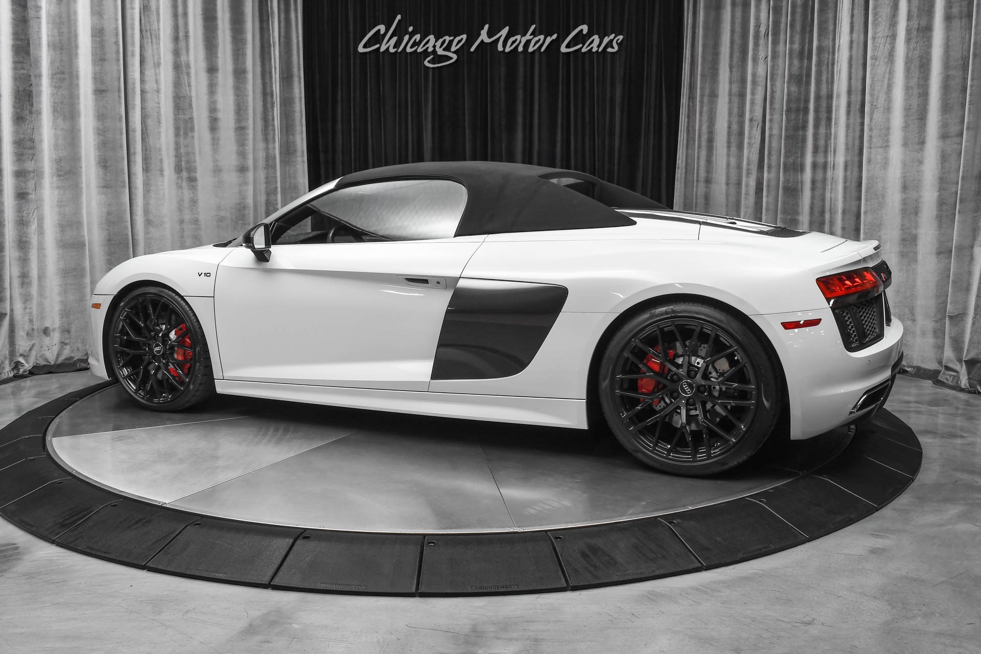 Used-2017-Audi-R8-52-quattro-V10-Spyder-Suzuka-Grey-BOTH-CARBON-PACKS-Full-Leather-Pkg