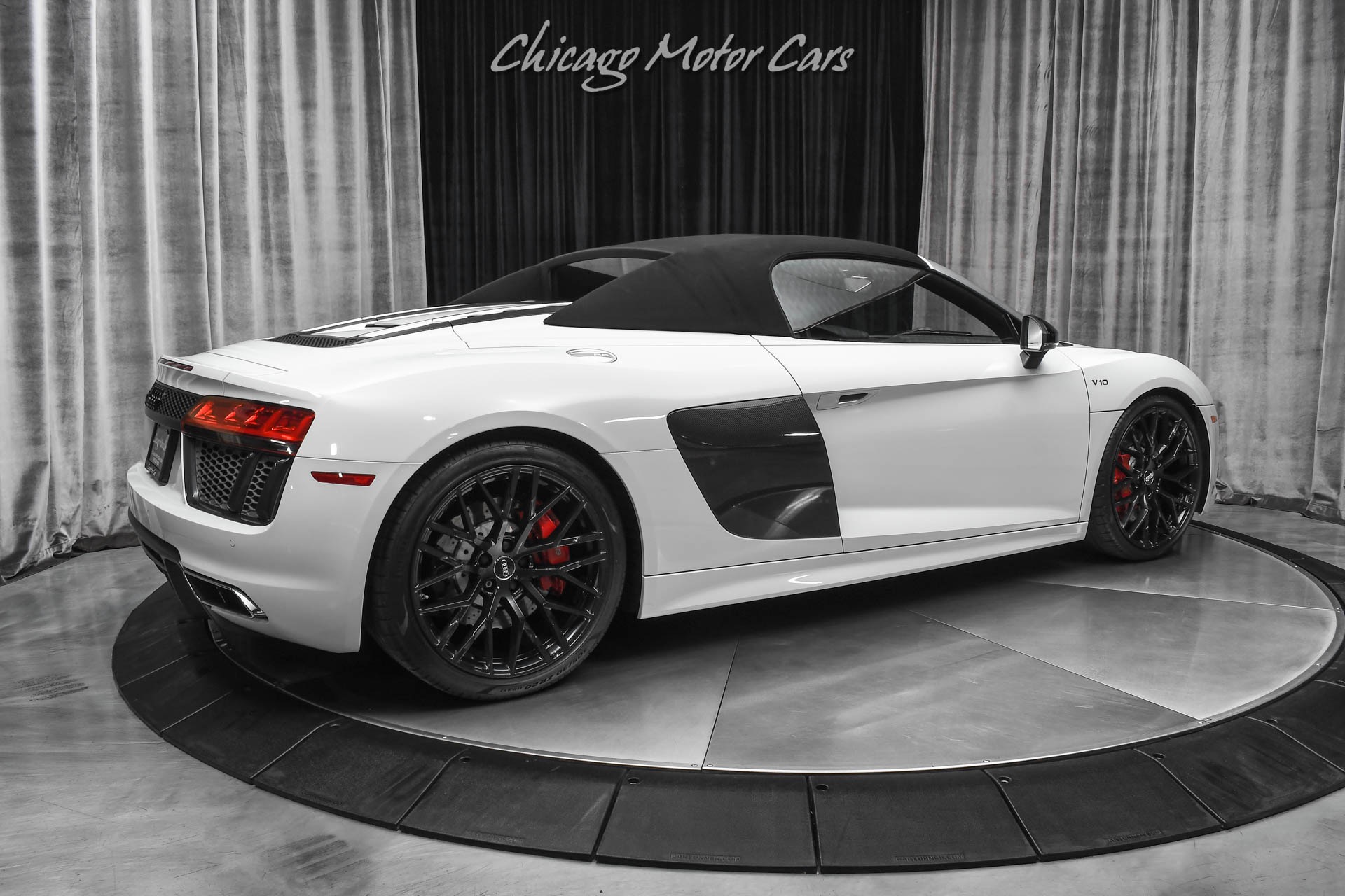 Used-2017-Audi-R8-52-quattro-V10-Spyder-Suzuka-Grey-BOTH-CARBON-PACKS-Full-Leather-Pkg