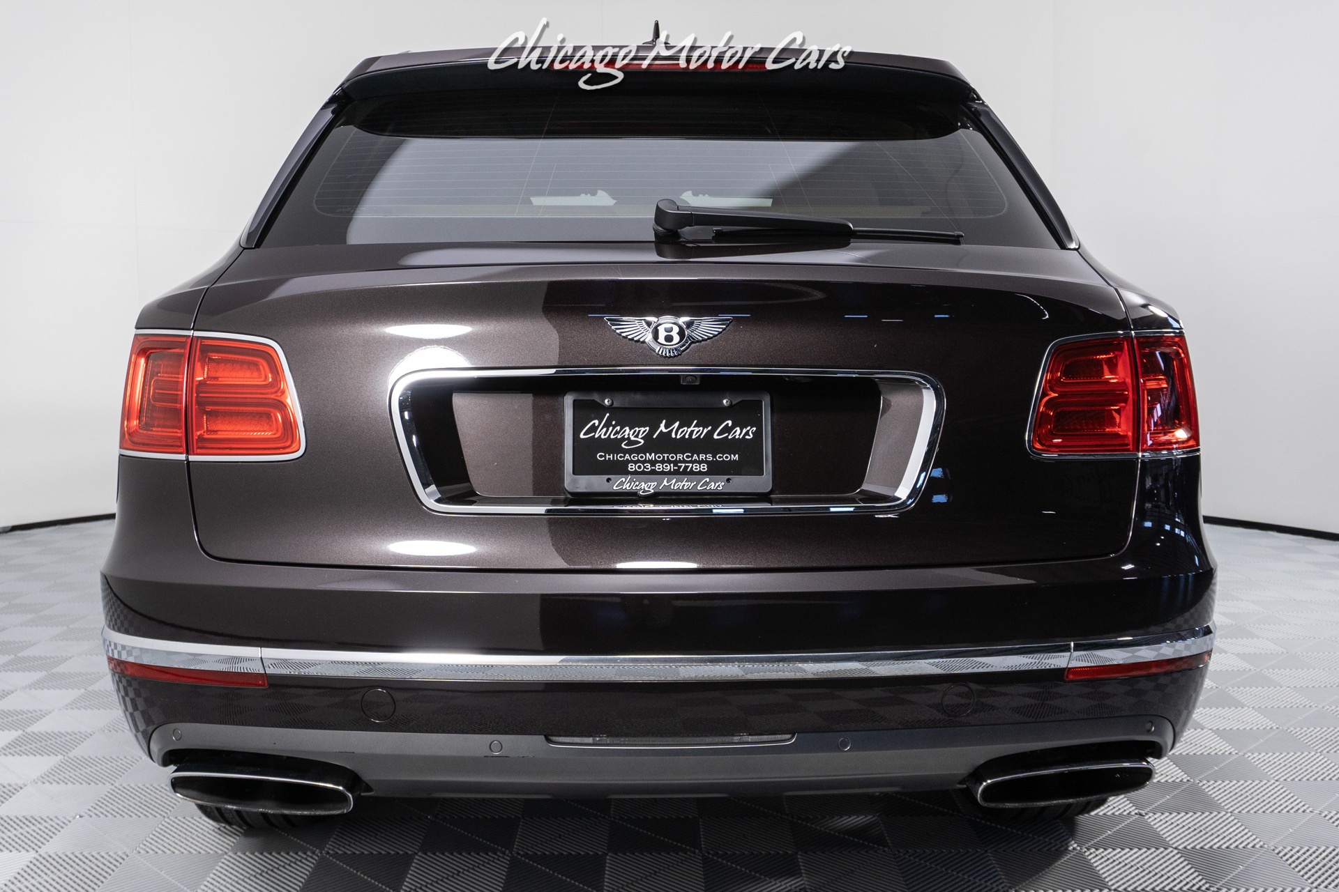 Used-2018-Bentley-Bentayga-W12-Signature-Edition-Rear-Seat-Entertainment-Unique-Havana-Finish-Loaded