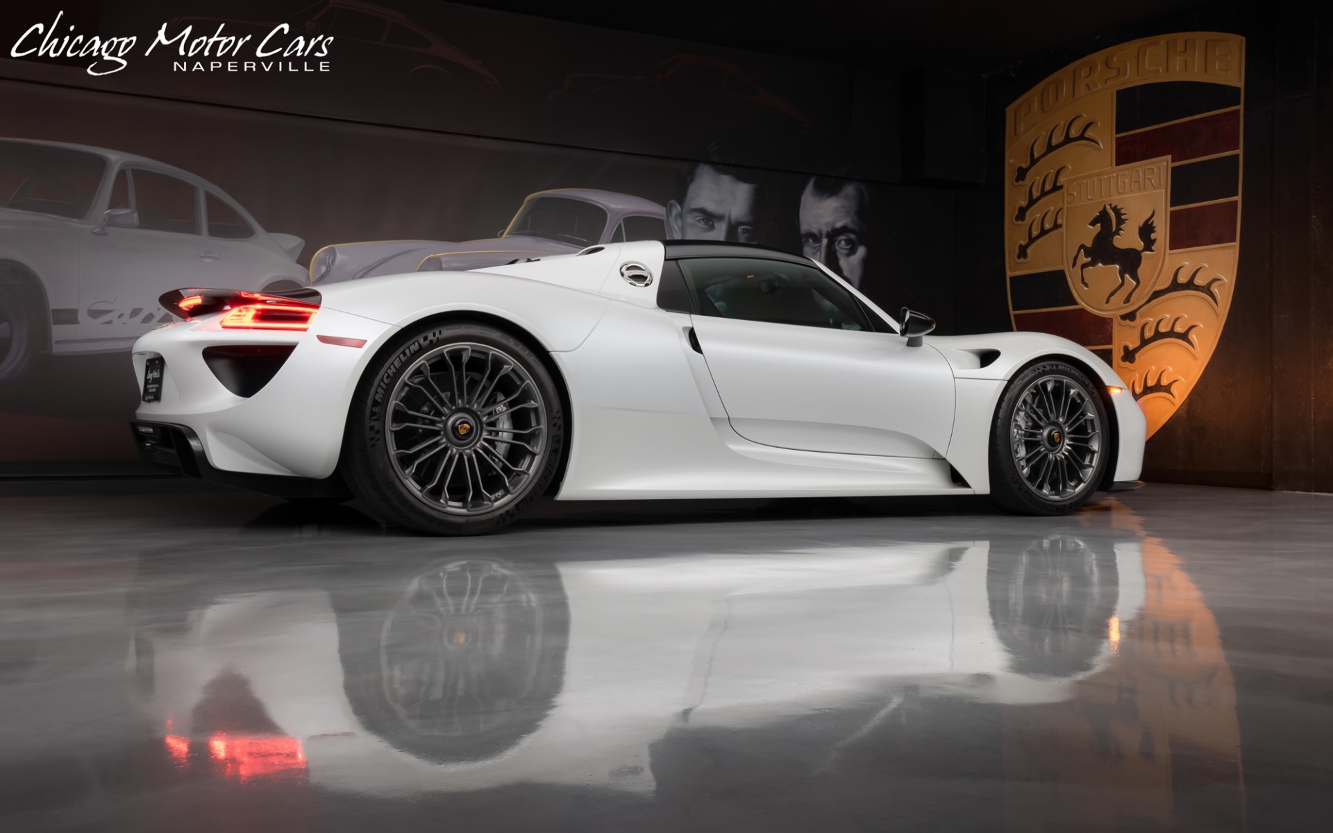 Used-2015-Porsche-918-Spyder-Only-1800-Miles-RARE-PTS-Pearl-White-Carbon-Fiber-Options-LOADED