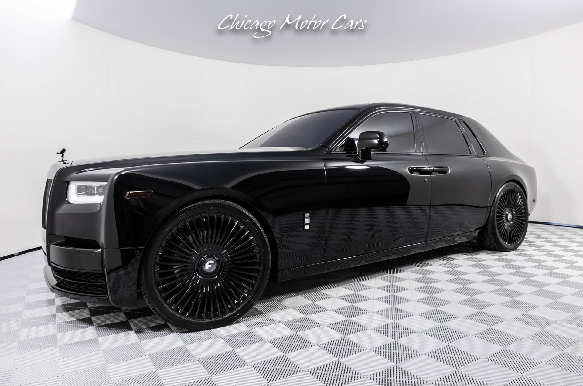 Used Black Petrol RollsRoyce Phantom Saloon Cars For Sale  AutoTrader UK