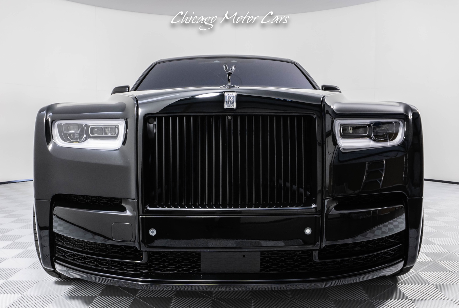 Used-2021-Rolls-Royce-Phantom-Mandarine-Interior-Forgiato-Wheels-Starlight-Headliner-Phantom-Package