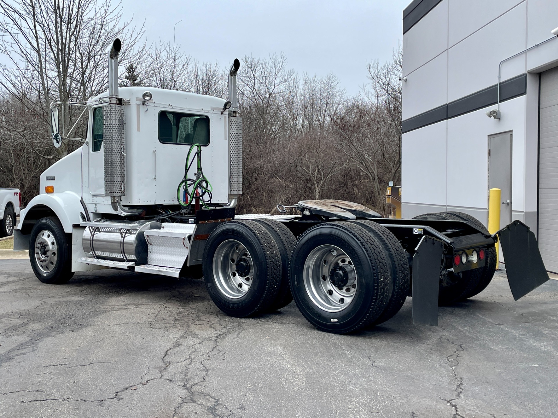 Used 2006 Kenworth T800 Day Cab - Cummins ISX - 475 Horsepower - 10 Speed  Manual - WET KIT For Sale ($65,800) | Chicago Motor Cars Stock #19880