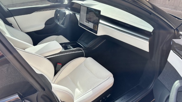 Used-2022-Tesla-Model-S-Plaid-Sedan-21-Arachnid-Wheels-White-Premium-Interior-1000HP