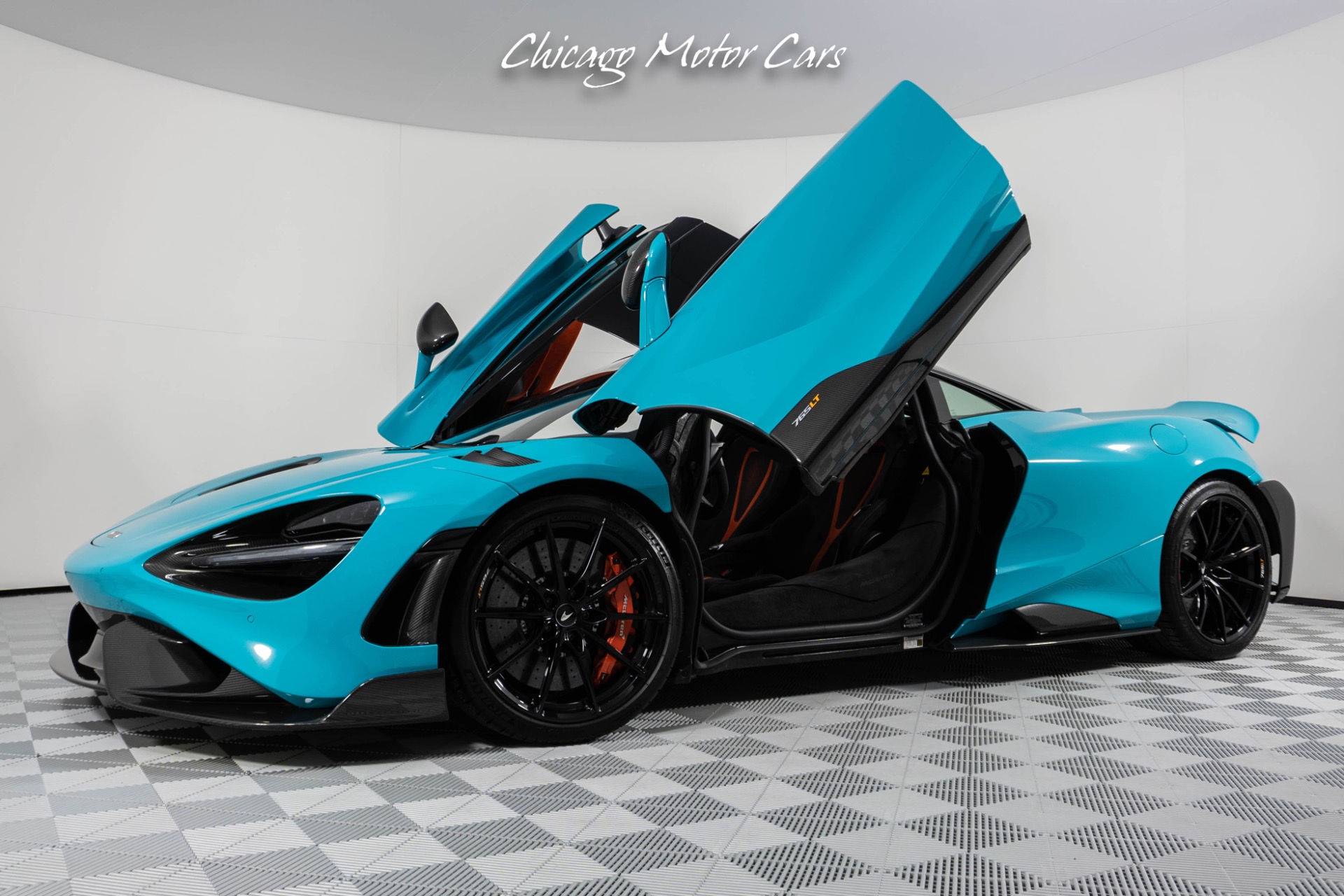 Used-2021-McLaren-765LT-Carbon-Fiber-Exterior-Pack-1---2-Stunning-Tokyo-Cyan-Finish-Stealth-Pack