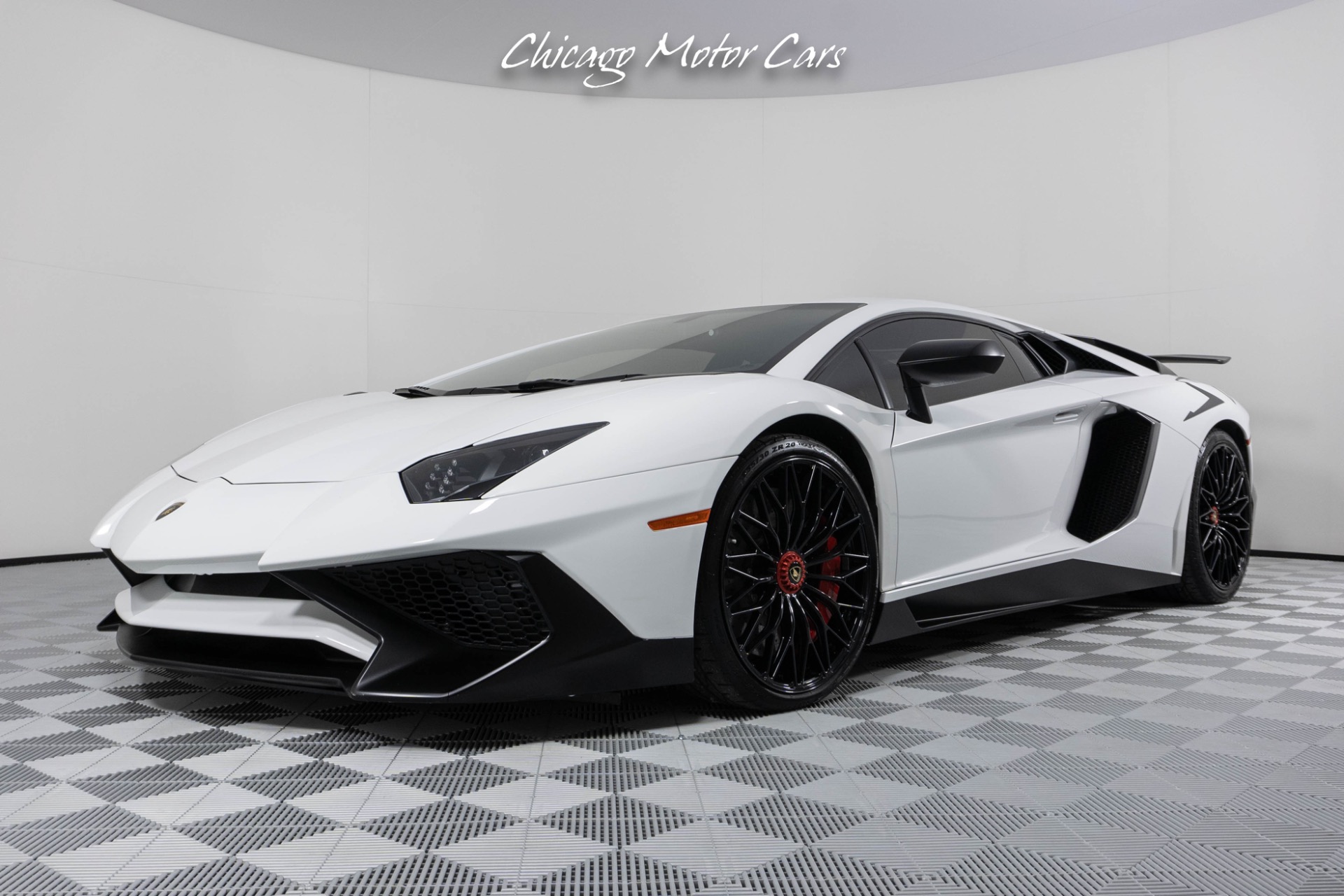 Used-2016-Lamborghini-Aventador-LP-750-4-SV-RACING-EXHAUST-CARBON-FIBER-REAR-SPOILER-DIANTHUS-WHEELS