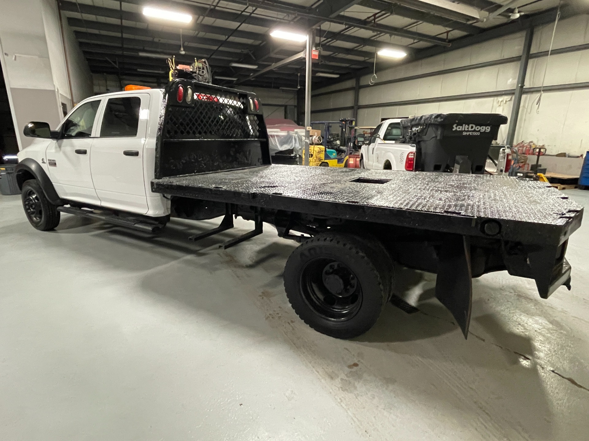 Used-2012-Ram-5500-Flatbed-Crew-Cab---67-Cummins-Turbo-Diesel---5TH-WHEEL---Low-Miles