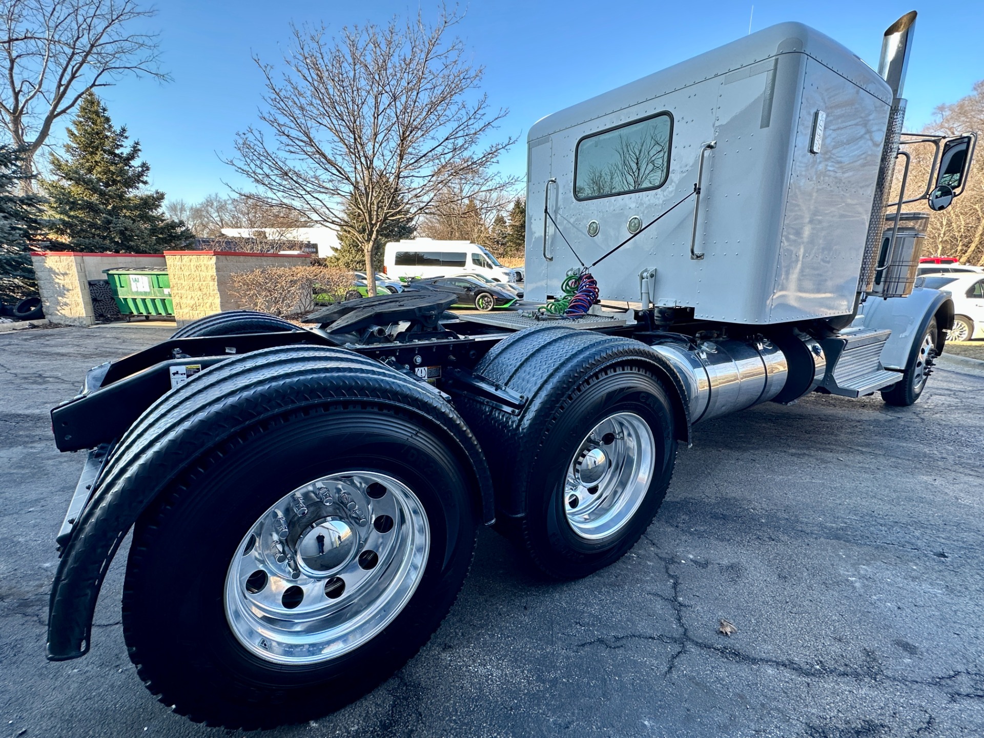 Used-2020-Peterbilt-389-Flat-Top-Sleeper---Cummins-X15---565-Horsepower---18-Speed-Manual