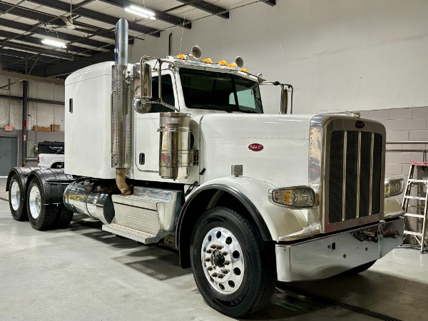 Used-2020-Peterbilt-389-Flat-Top-Sleeper---Cummins-X15---565-Horsepower---18-Speed-Manual