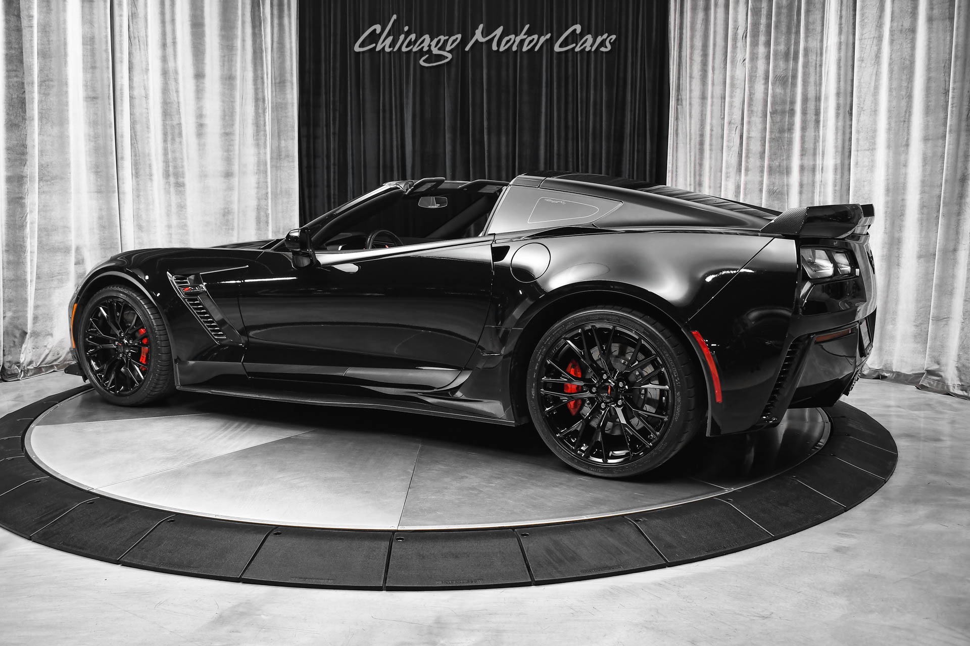 Used-2017-Chevrolet-Corvette-Z06-1LZ-C7-Coupe-HOT-Color-Combo-Carbon-Fiber-Package-8-Speed