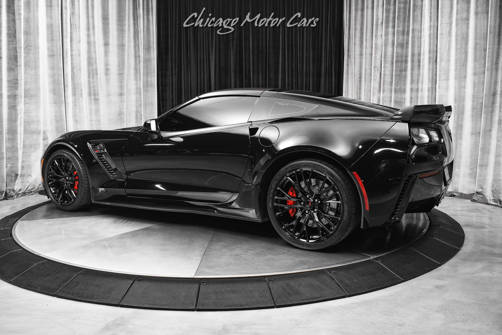 Used-2017-Chevrolet-Corvette-Z06-1LZ-C7-Coupe-HOT-Color-Combo-Carbon-Fiber-Package-8-Speed