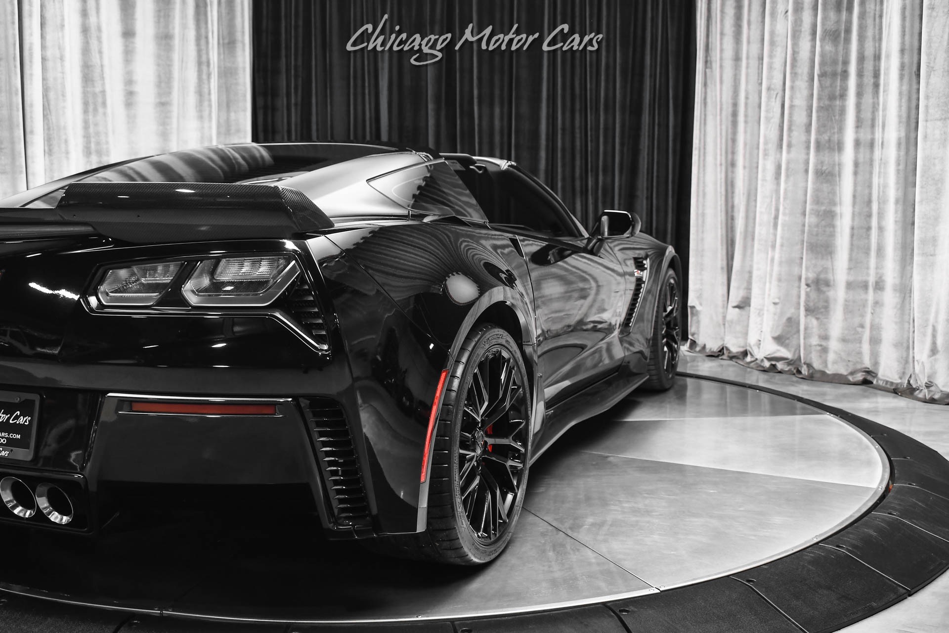 Used-2017-Chevrolet-Corvette-Z06-1LZ-C7-Coupe-HOT-Color-Combo-Carbon-Fiber-Package-8-Speed