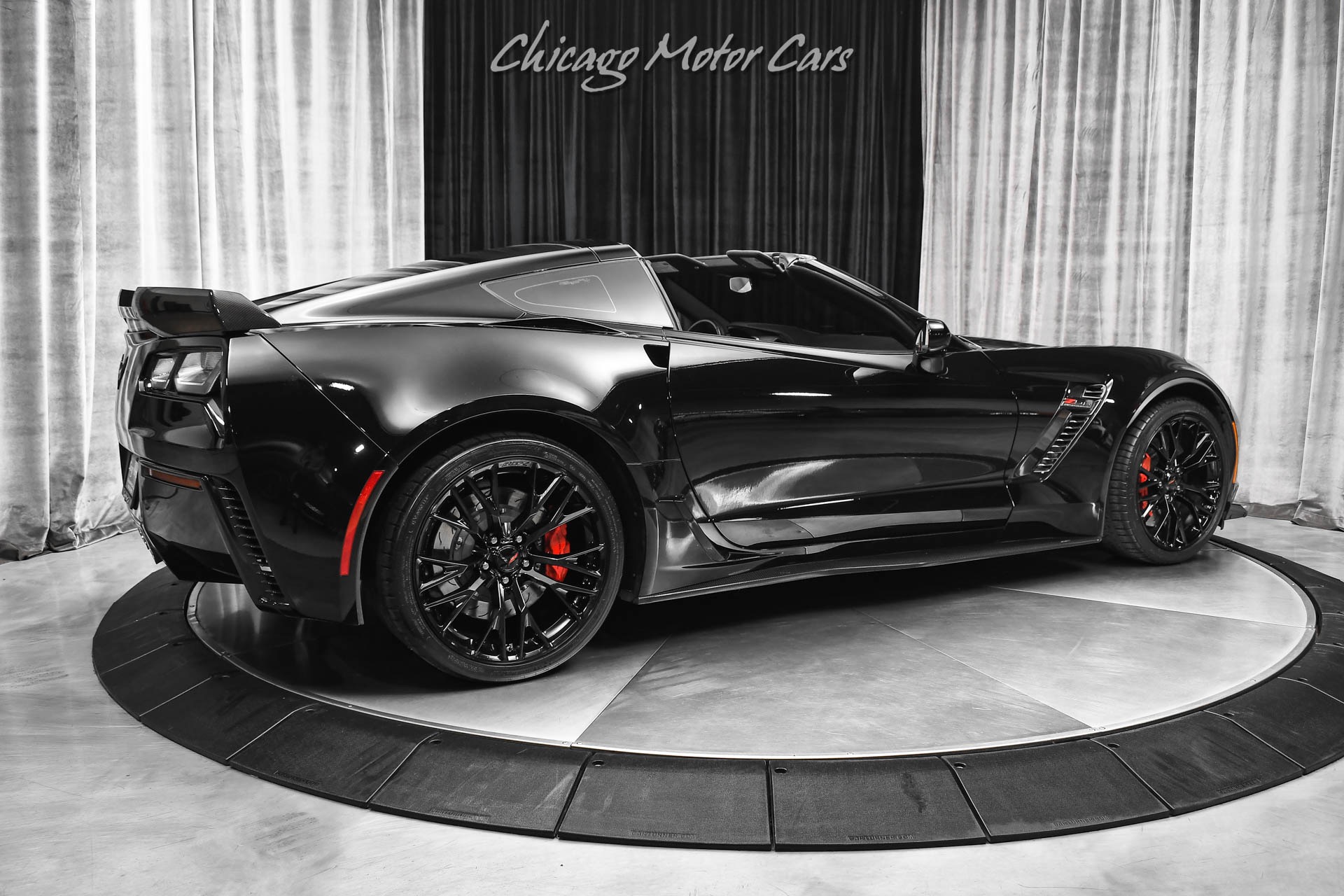 Used-2017-Chevrolet-Corvette-Z06-1LZ-C7-Coupe-HOT-Color-Combo-Carbon-Fiber-Package-8-Speed