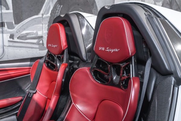 Porsche 918 outlet seats