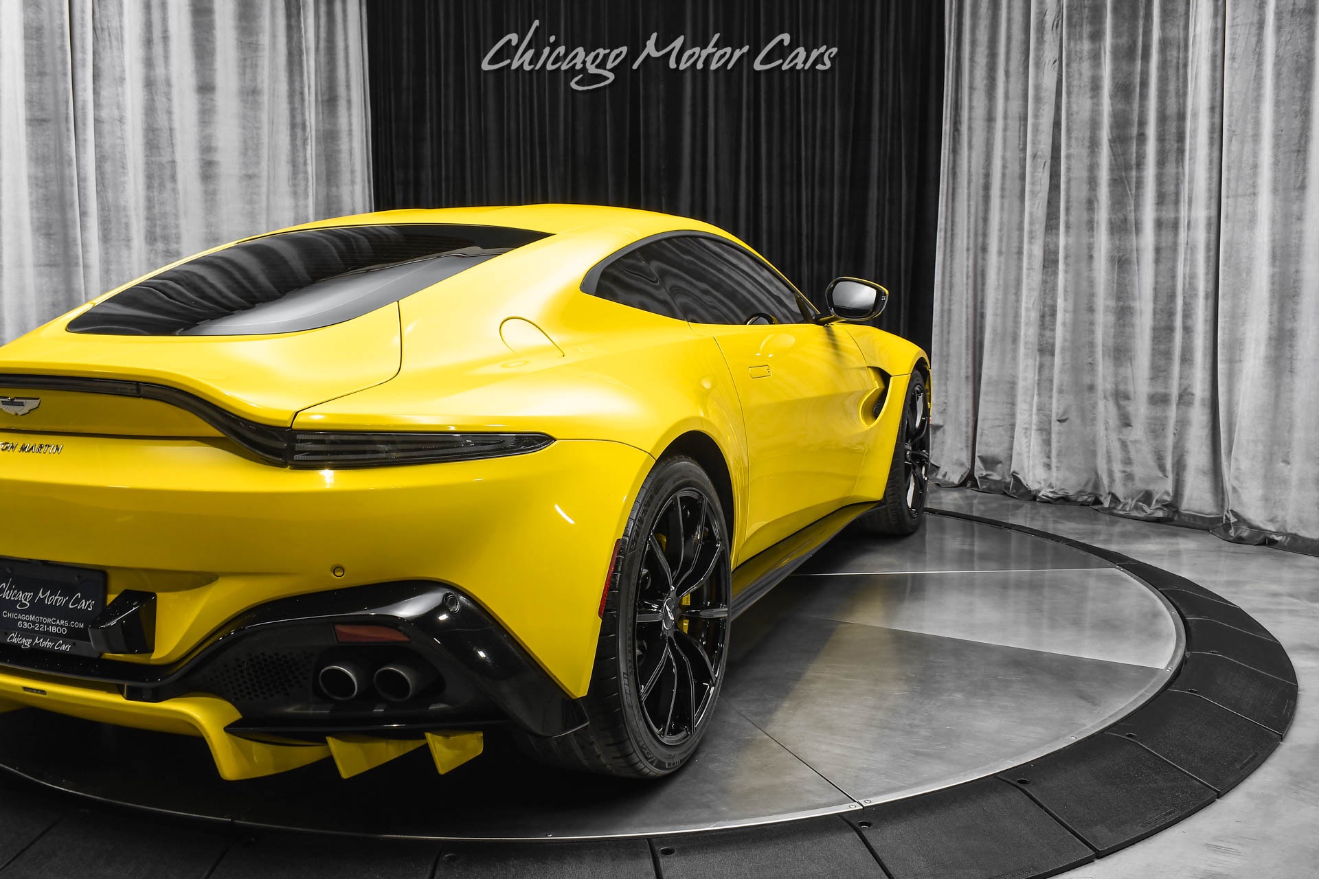 Used-2020-Aston-Martin-Vantage-Hot-Color-Combo-Tech-and-Comfort-Collection-Exterior-Black-Collection