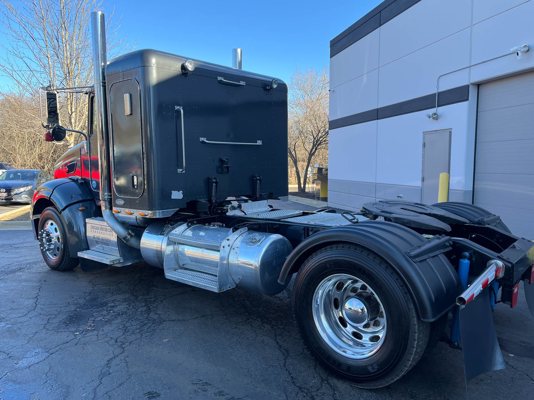 Used-2010-Peterbilt-384-Single-Axle