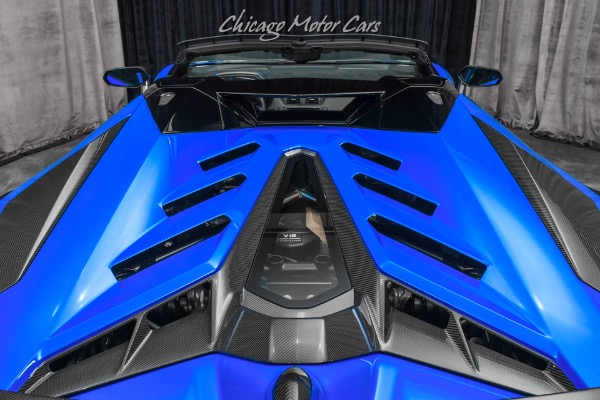 Used-2021-Lamborghini-Aventador-LP770-4-SVJ-Roadster-ONLY-1K-Miles-RARE-Color-Combo-TONS-of-Carbon