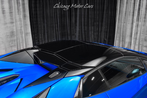 Used-2021-Lamborghini-Aventador-LP770-4-SVJ-Roadster-ONLY-1K-Miles-RARE-Color-Combo-TONS-of-Carbon