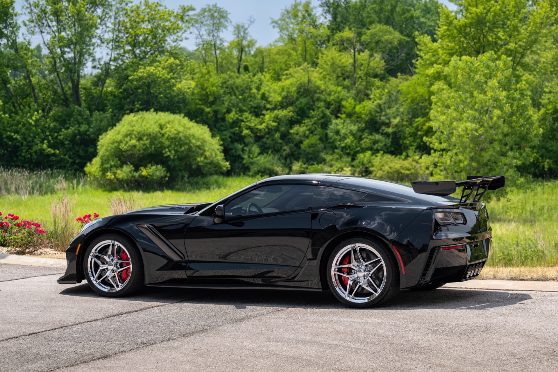 Used-2019-Chevrolet-Corvette-ZR1-3ZR-coupe-loaded-ZTK-TRACK-PACK-ONLY-376-ORIGINAL-MILES