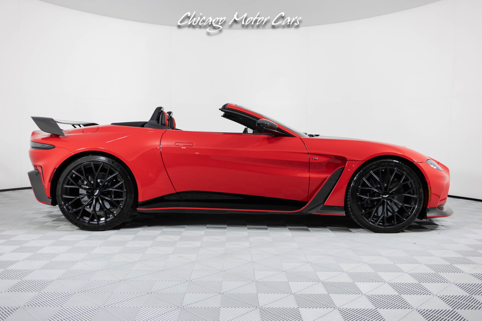 Used-2023-Aston-Martin-Vantage-V12-Roadster-CARBON-PACK-HUGE-MSRP-RARE-1-of-249