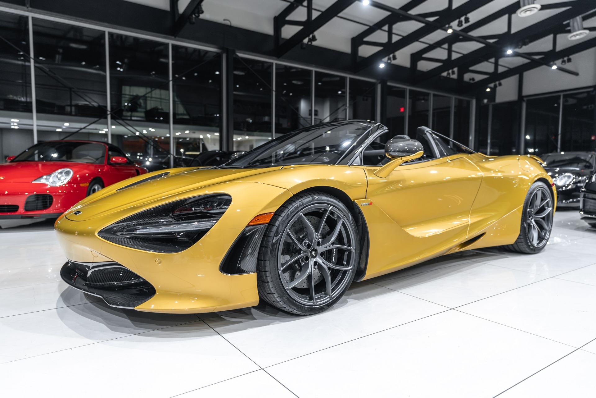 Used-2019-McLaren-720S-Spider-Luxury-Exterior-Carbon-Fiber-Pkg-Electrochomic-Roof-Just-Serviced