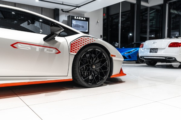 Used-2022-Lamborghini-Huracan-LP640-2-STO-Matte-White-Color-Combo-Vehicle-Lift-System-LOADED