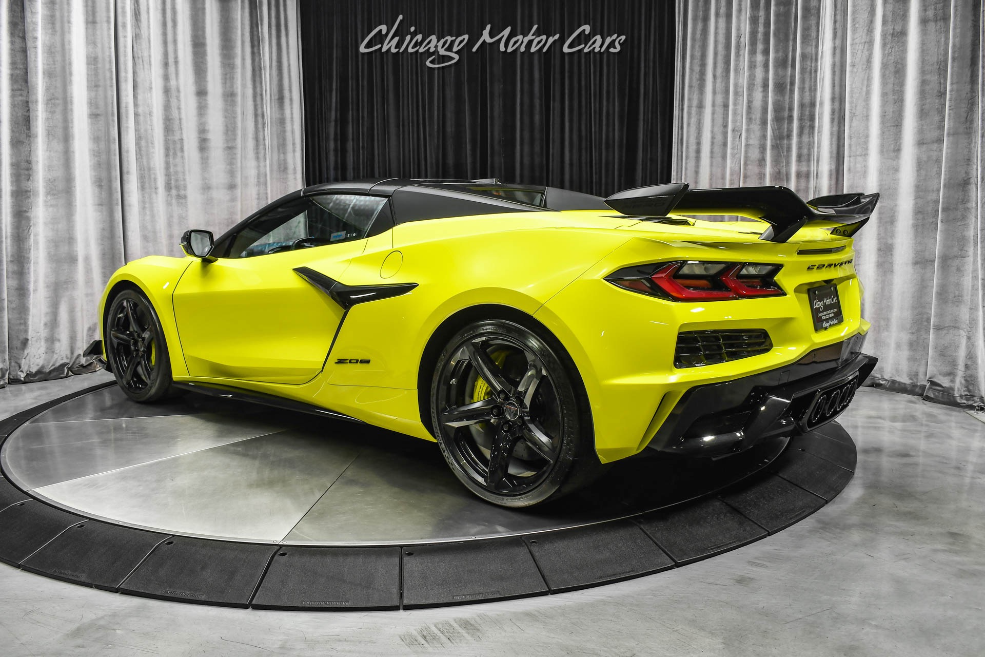 Used-2023-Chevrolet-Corvette-Z06-3LZ-Z07-Convt-7-Miles-Carbon-Wheels-Ultimate-Perf-Pack-Carbon-Aero