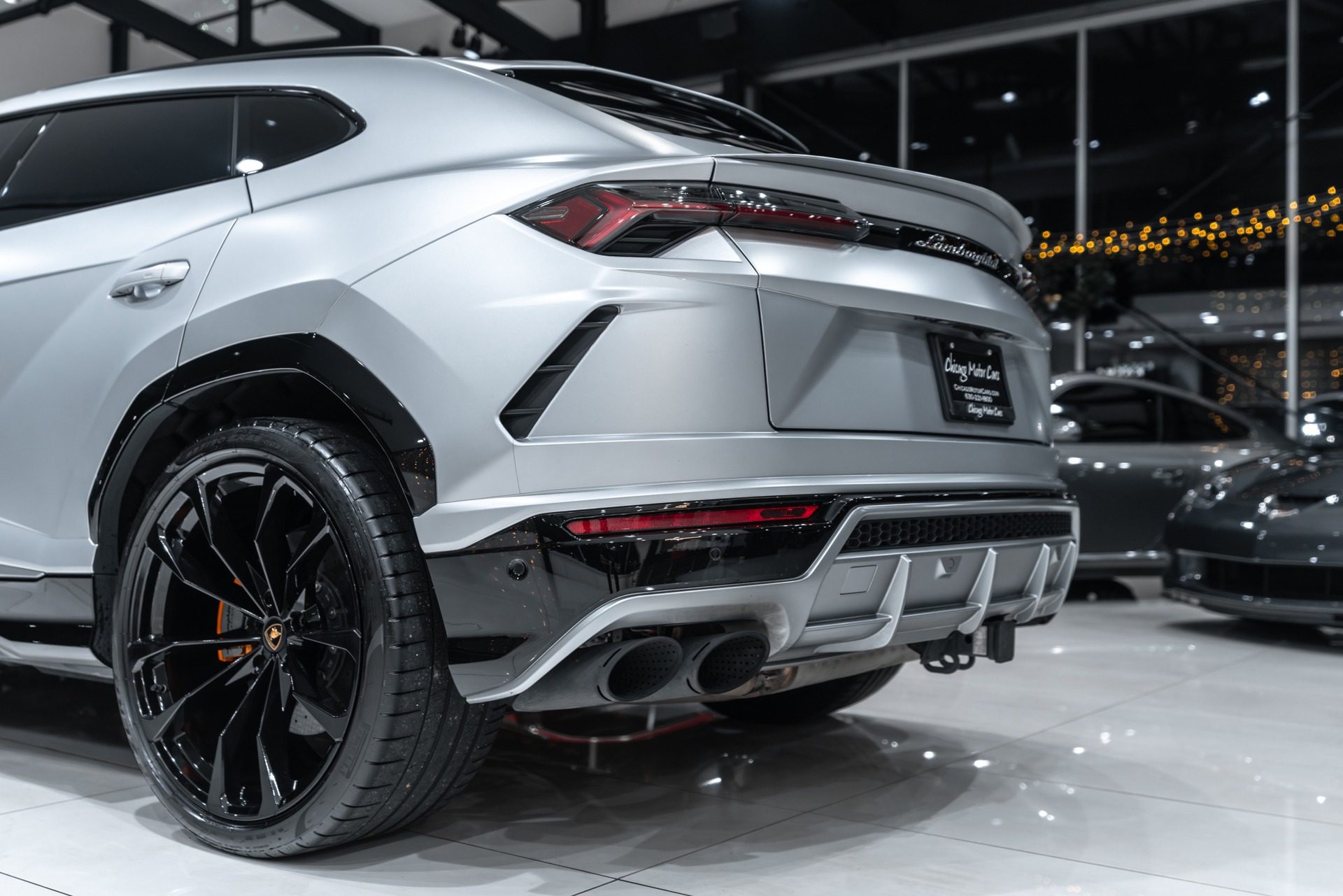 2020 Lamborghini Urus Review, Pricing, and Specs