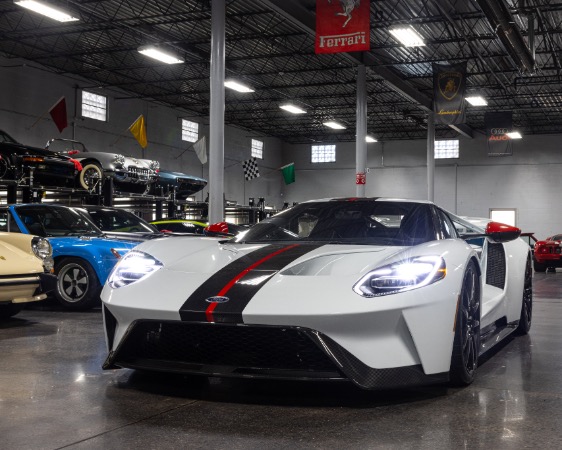 Used-2020-Ford-GT-RARE-Frozen-White-Ext-Carbon-Pkg-Carbon-Graphics-PKG-ONLY-500-Miles