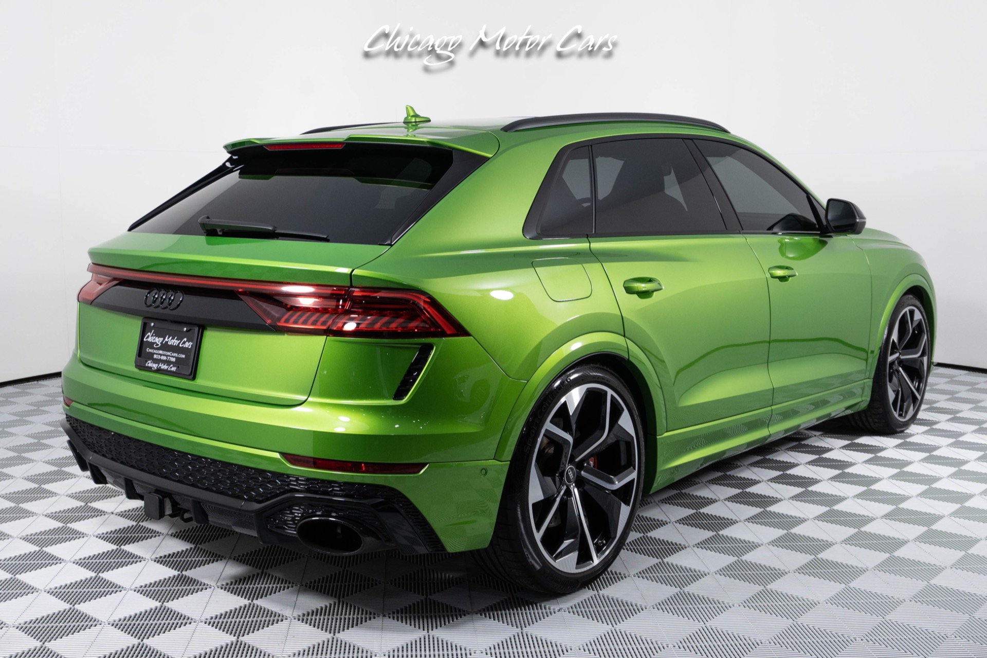 Used-2021-Audi-RS-Q8-40-T-Quattro-RARE-JAVA-GREEN-AUDI-EXCLUSIVE-COLOR-B-O-3D-AUDIO-SPORT-EXHAUST