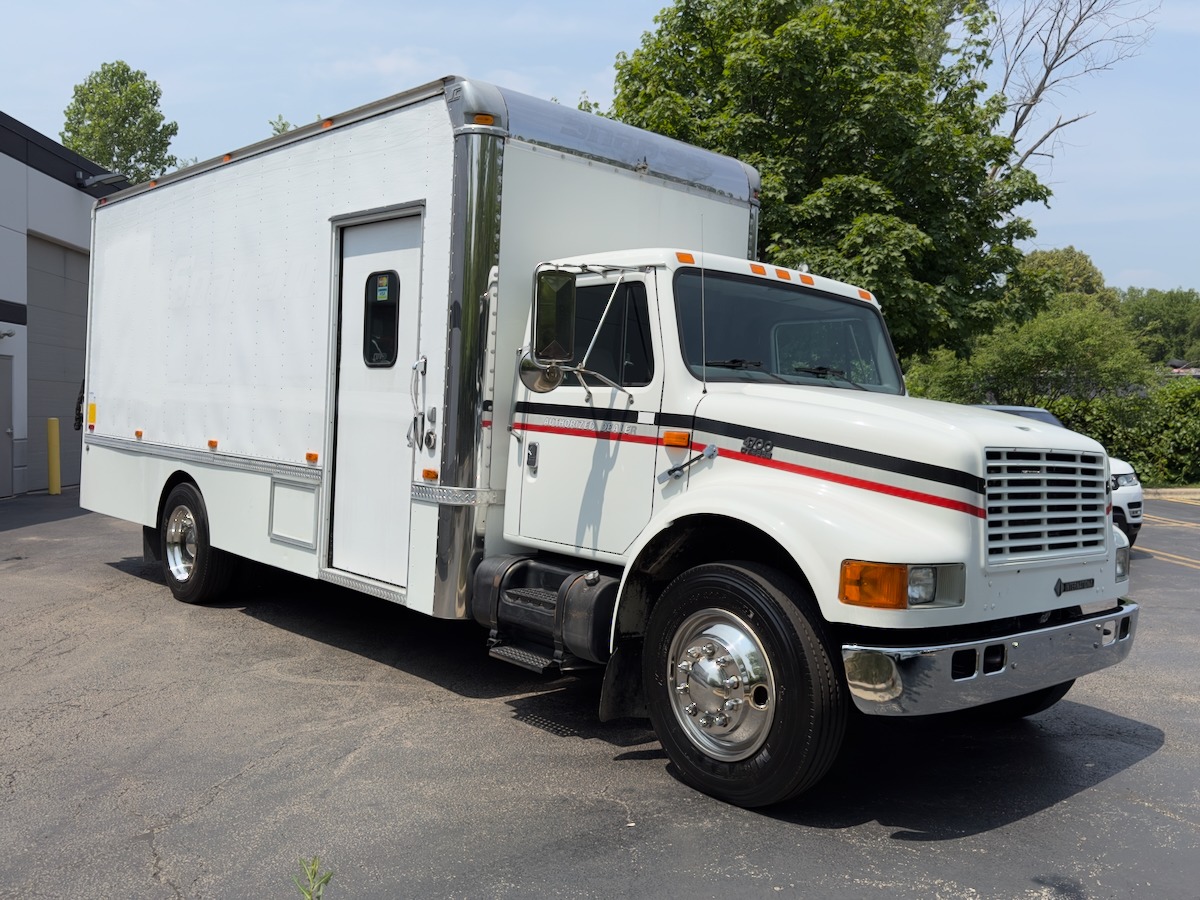 Used-1998-International-4700-Custom-Box-Truck-SHOP-CONFIGURATION-CABINETRY-LOW-MILES