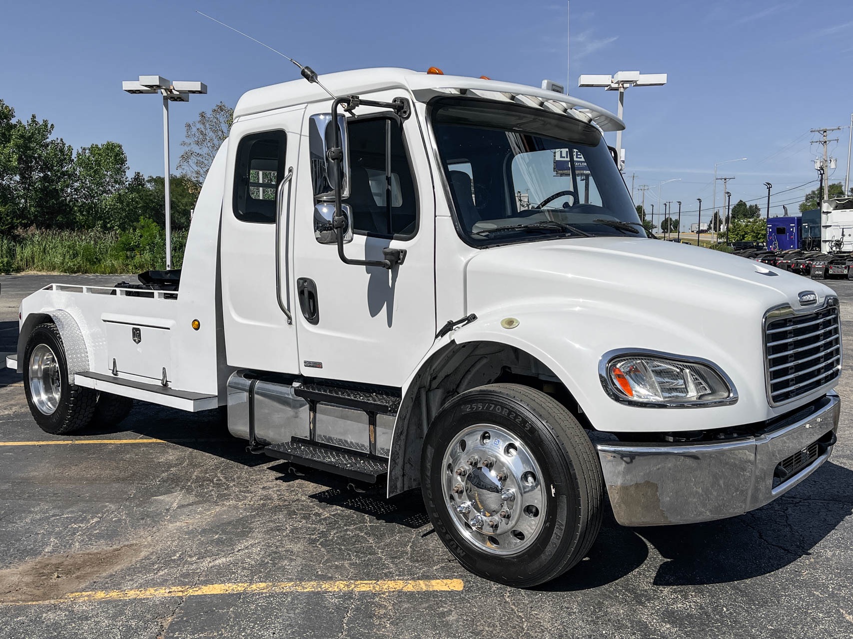 Used-2008-Freightliner-M2-106