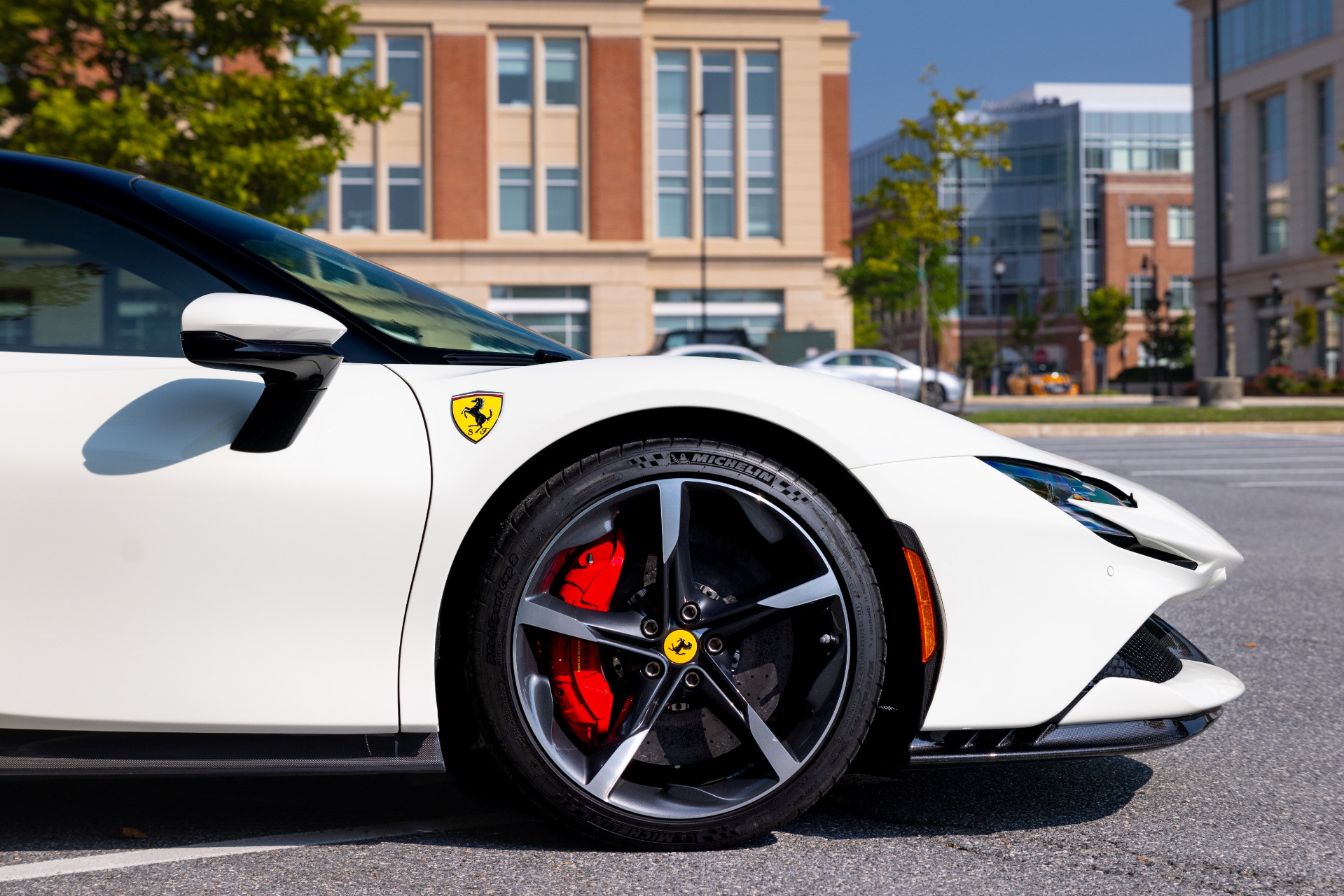 Used-2022-Ferrari-SF90-Stradale-Only-352-Miles-Carbon-Fiber-Race-Seats-Hottest-Color-Combo-Pristine-Example