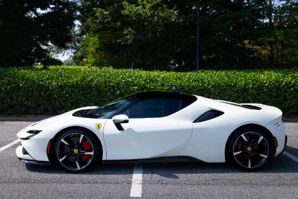 Used-2022-Ferrari-SF90-Stradale-Only-352-Miles-Carbon-Fiber-Race-Seats-Hottest-Color-Combo-Pristine-Example