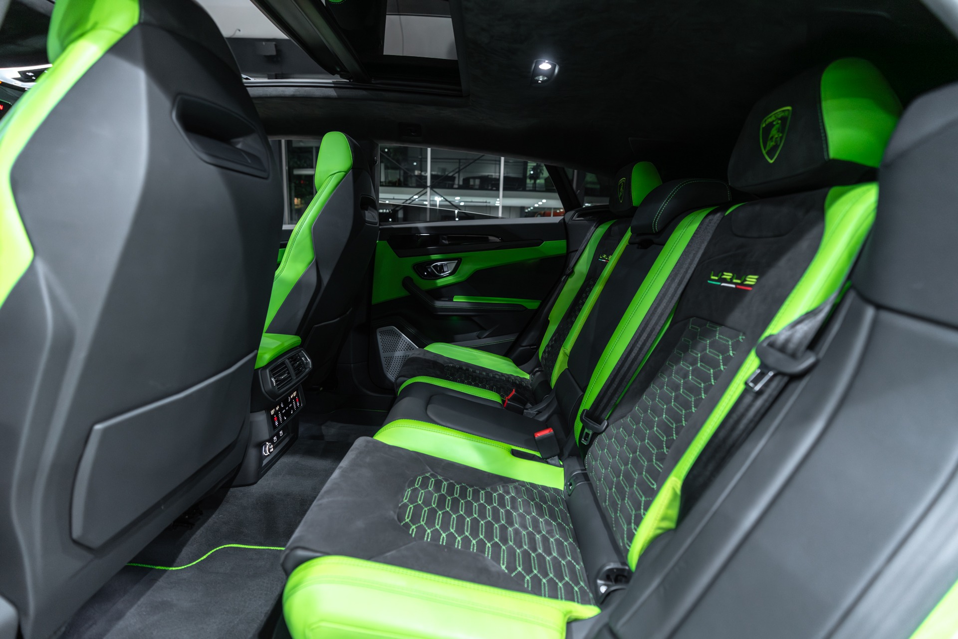 Used-2022-Lamborghini-Urus-SUV-Verde-Mantis-1016-Carbon-Fiber-WIDEBODY-Ryft-Exhaust-B-O-3D-LOADED