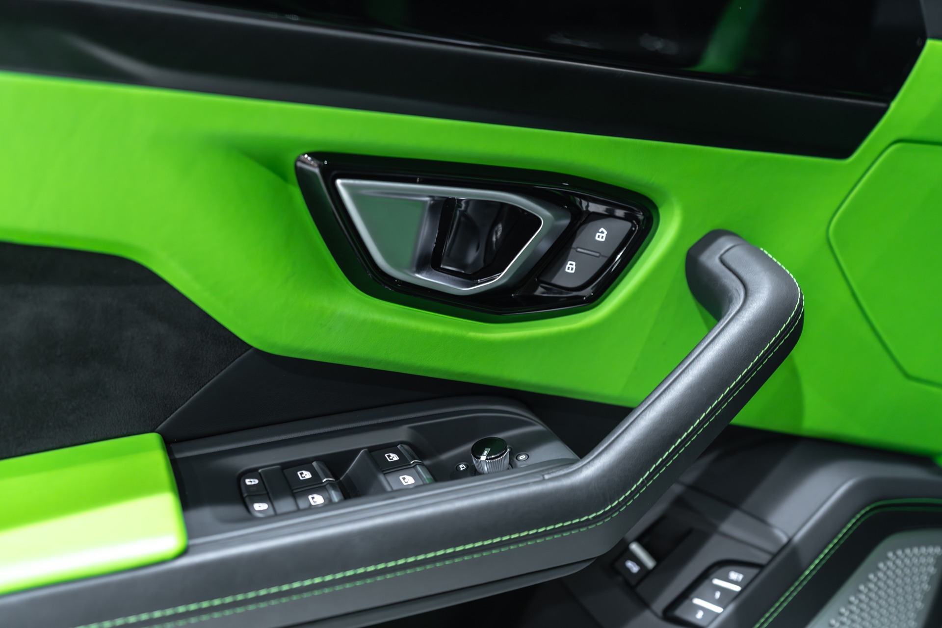 Used-2022-Lamborghini-Urus-SUV-Verde-Mantis-1016-Carbon-Fiber-WIDEBODY-Ryft-Exhaust-B-O-3D-LOADED