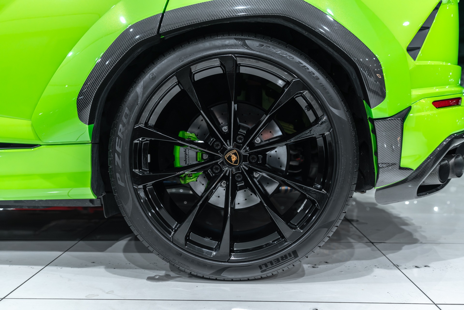 Used-2022-Lamborghini-Urus-SUV-Verde-Mantis-1016-Carbon-Fiber-WIDEBODY-Ryft-Exhaust-B-O-3D-LOADED