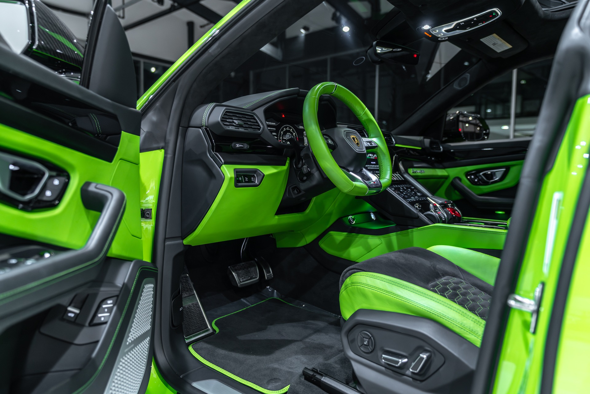 Used-2022-Lamborghini-Urus-SUV-Verde-Mantis-1016-Carbon-Fiber-WIDEBODY-Ryft-Exhaust-B-O-3D-LOADED