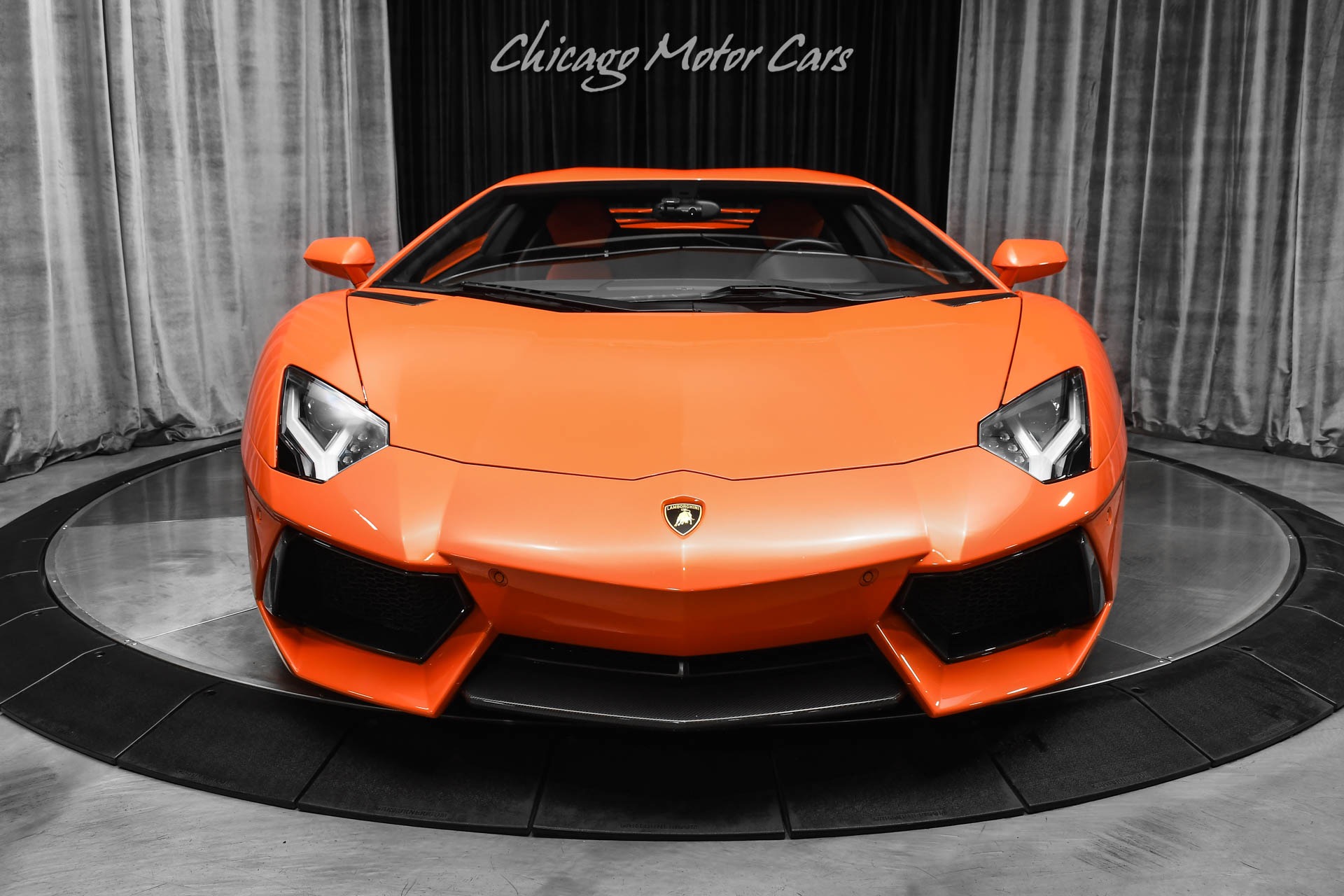 Used-2015-Lamborghini-Aventador-LP700-4-Coupe-Only-8K-Miles-Carbon-Fiber-InteriorExterior-Package-Loaded