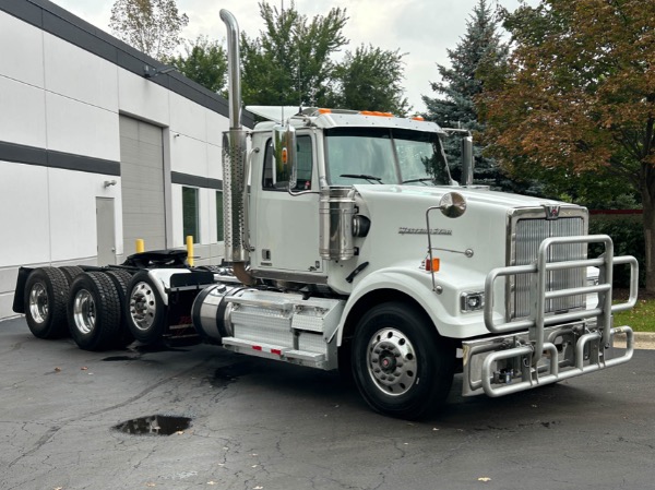 Used-2019-Western-Star-4900FA-8x4-Tria-Day-Cab