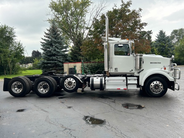 Used-2019-Western-Star-4900FA-8x4-Tria-Day-Cab