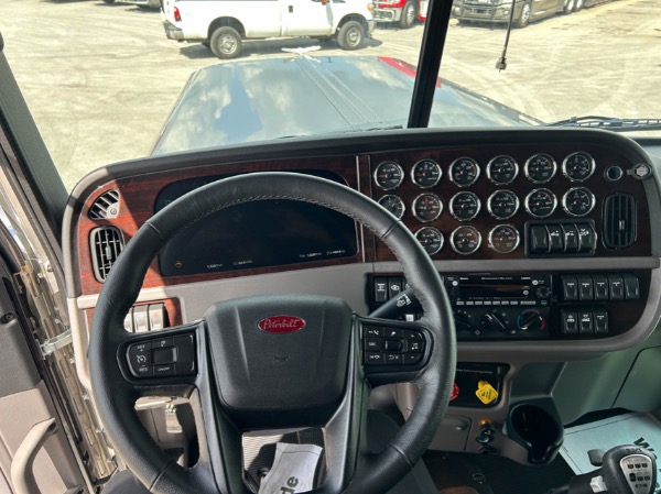 Used-2023-Peterbilt-389-Conventional