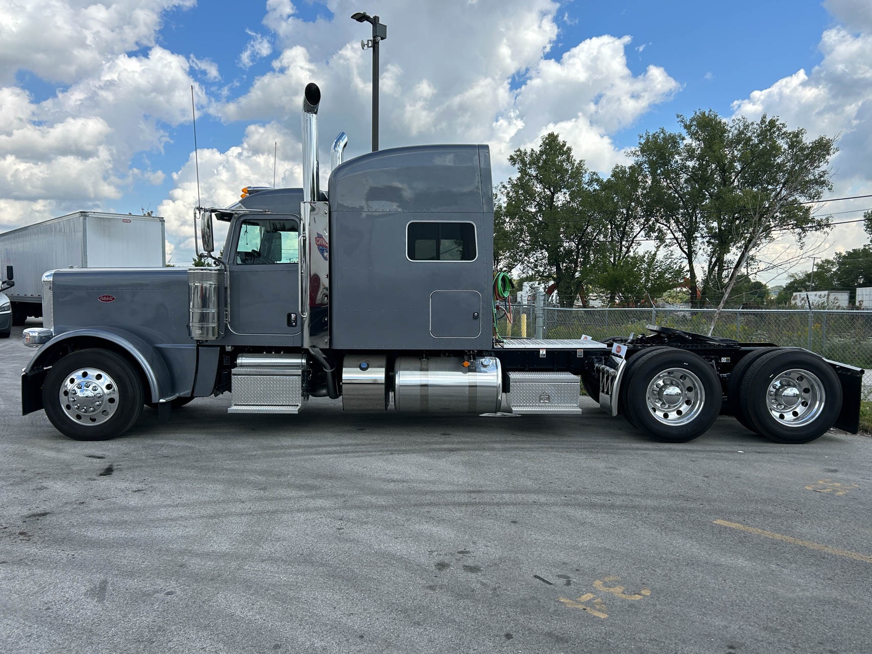 Used-2023-Peterbilt-389-Conventional